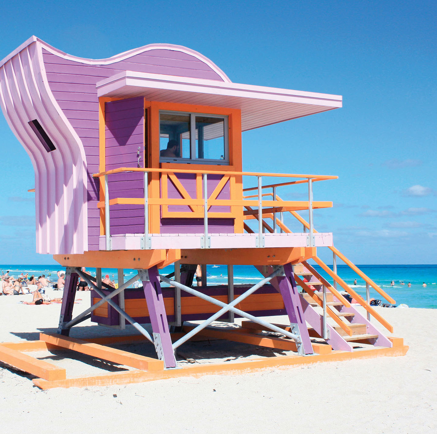 Miami travel guide - colourful lifeguard house